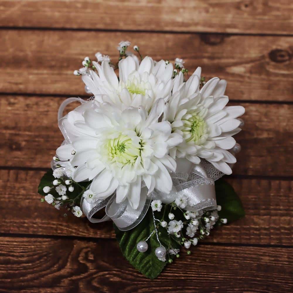 3 Daisies Wrist Corsage