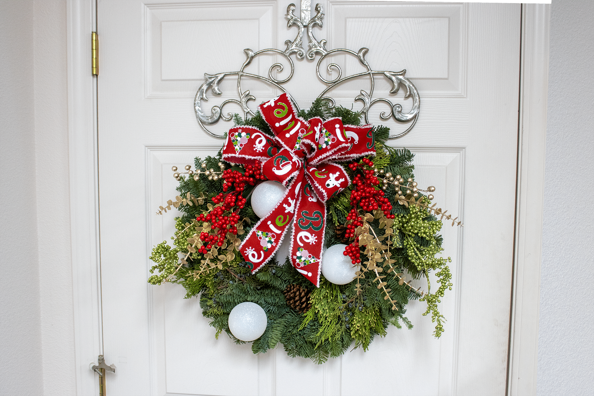 Bright Fresh Christmas Wreath