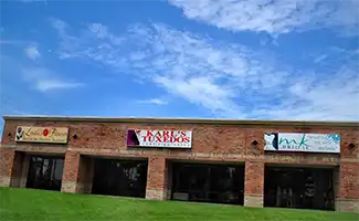 Linda's Flowers & Karl's Tuxedos store front